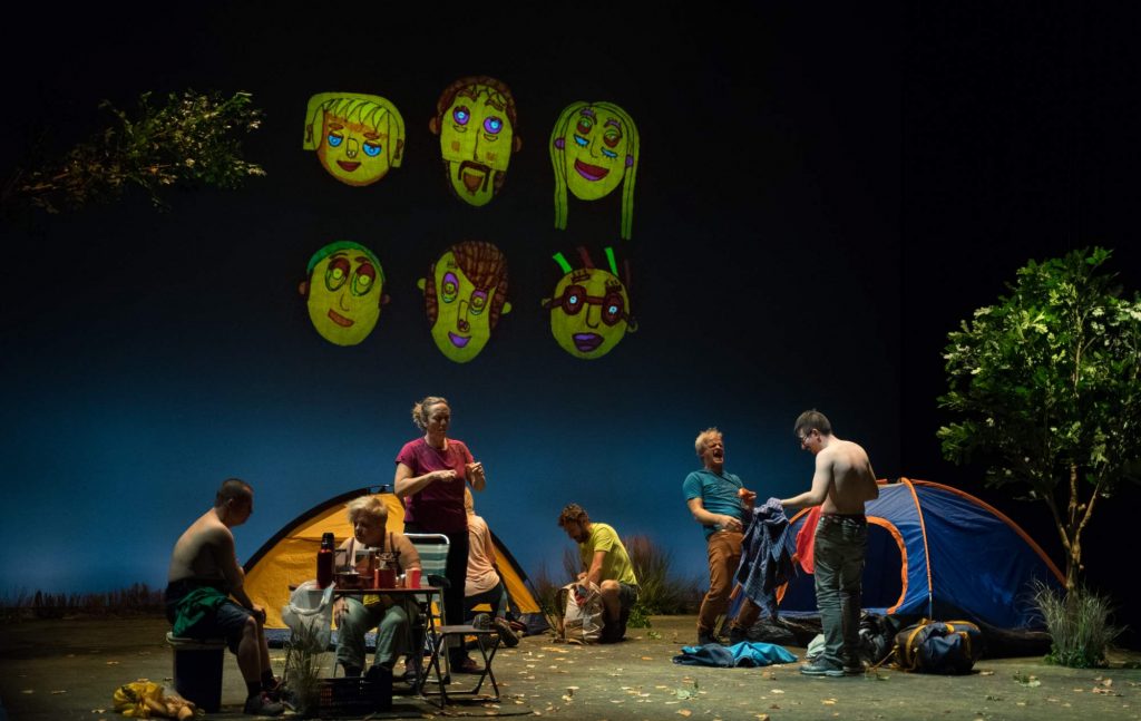 foto-1-portada-acampada-al-tnc-foto-de-nacho-carrascosa